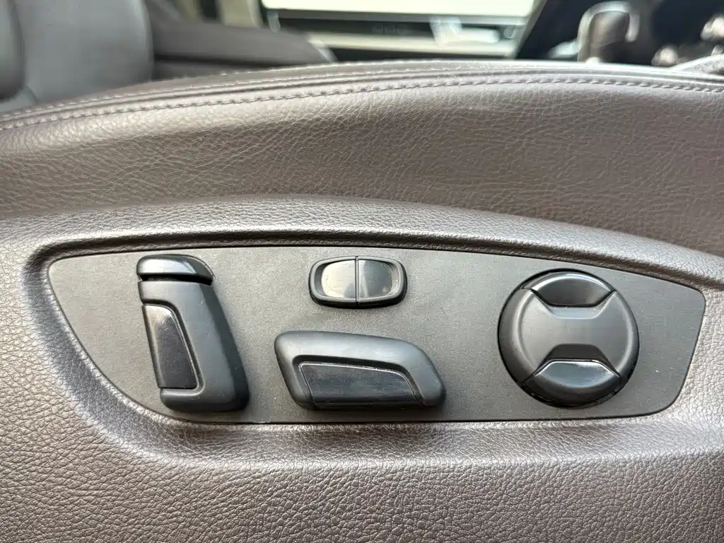 Volkswagen Touareg — миниатюра 31