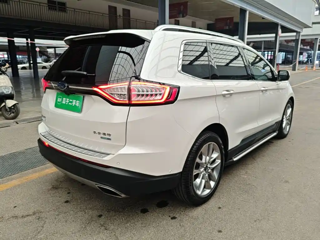 Ford Edge — миниатюра 7