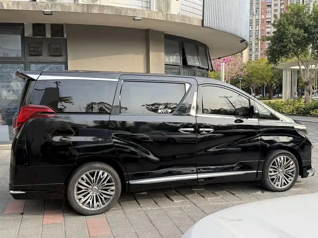 Toyota Alphard 2011 3.5L Luxury