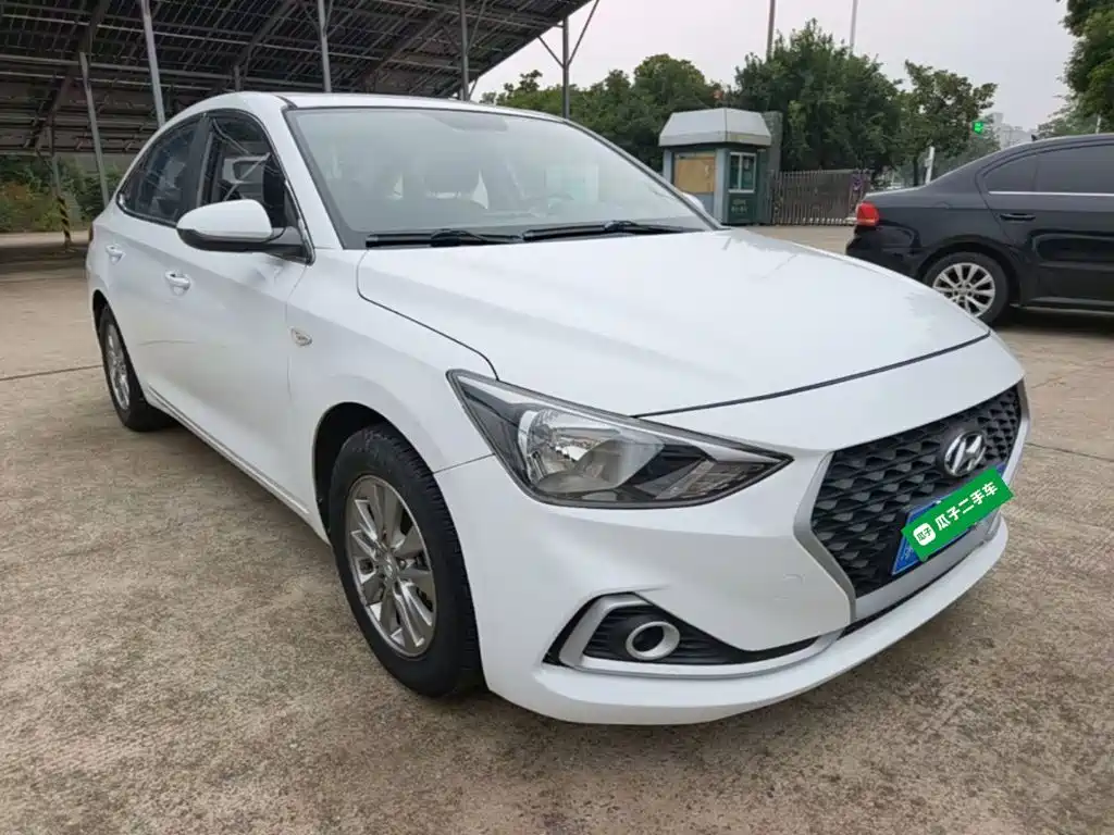 Hyundai Elantra — миниатюра 4