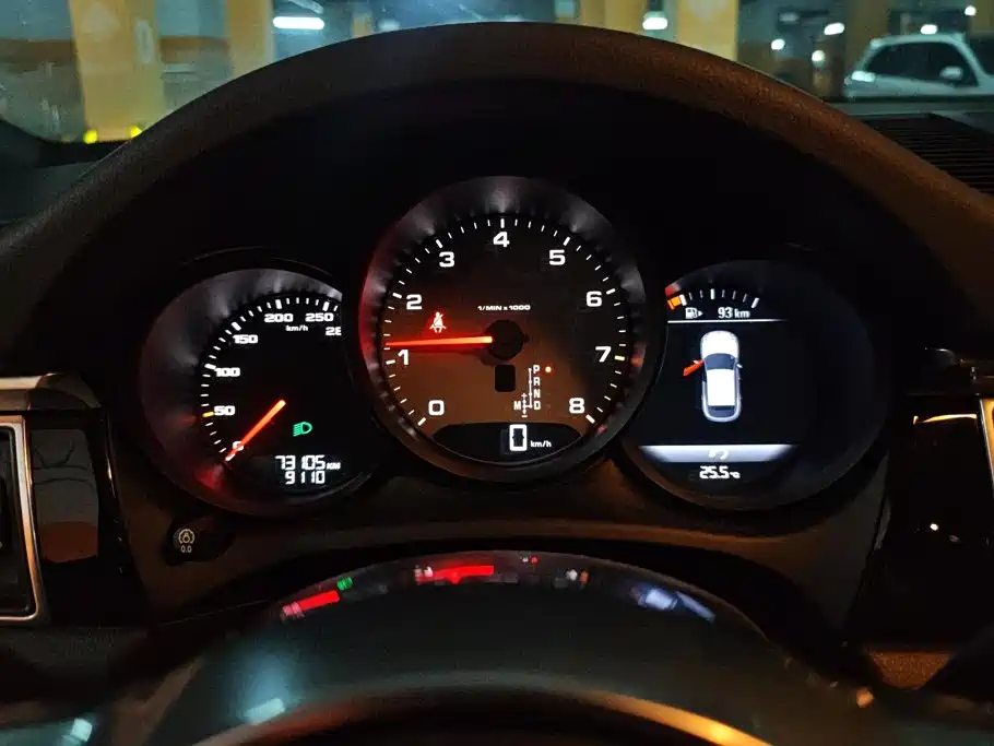 Porsche Macan — миниатюра 14