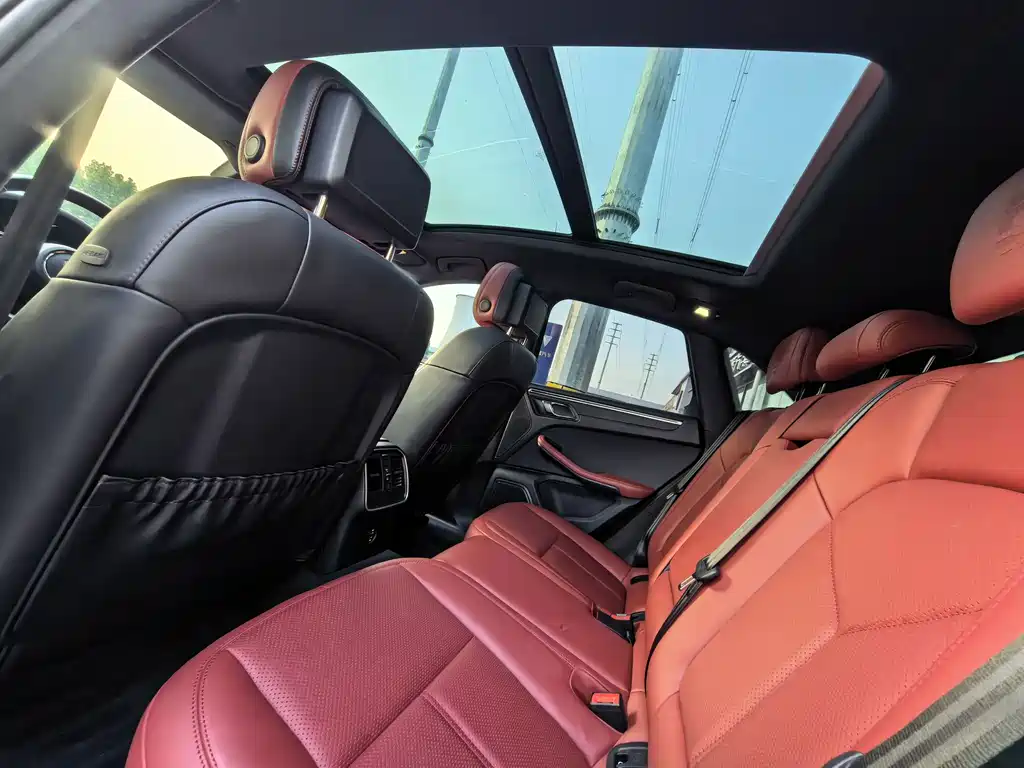 Porsche Macan — миниатюра 9