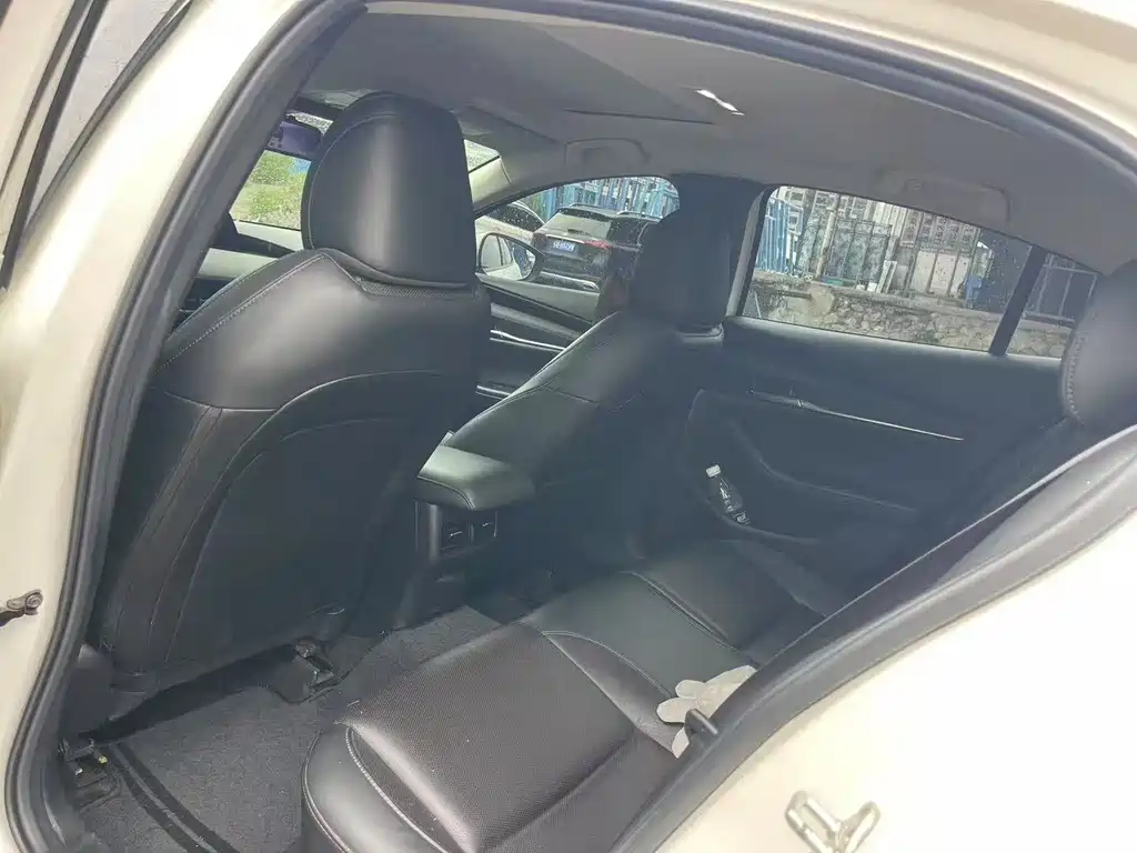 Mazda 3 Axela — миниатюра 7