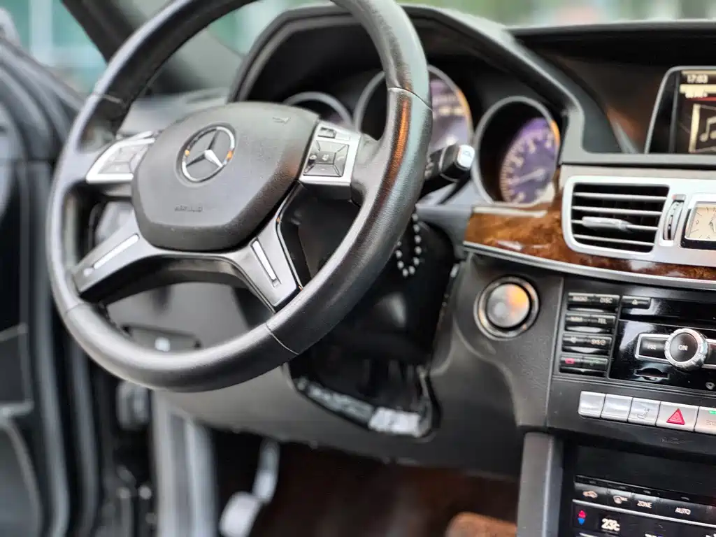 Mercedes-Benz E-Class — миниатюра 15
