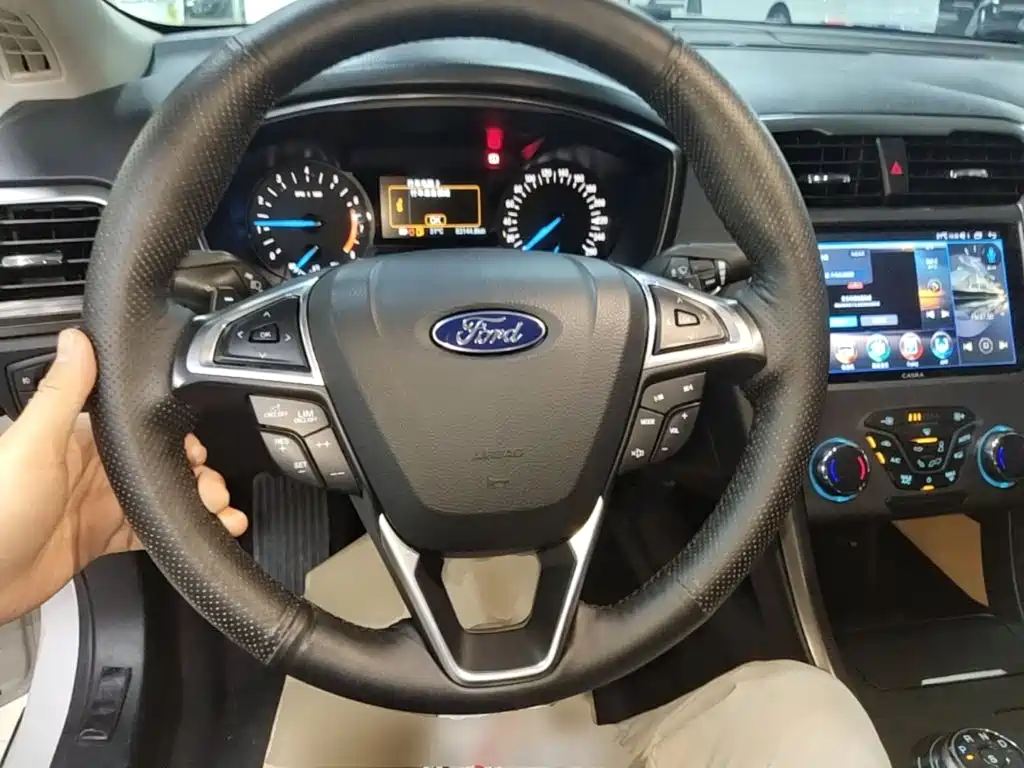 Ford Mondeo — миниатюра 11