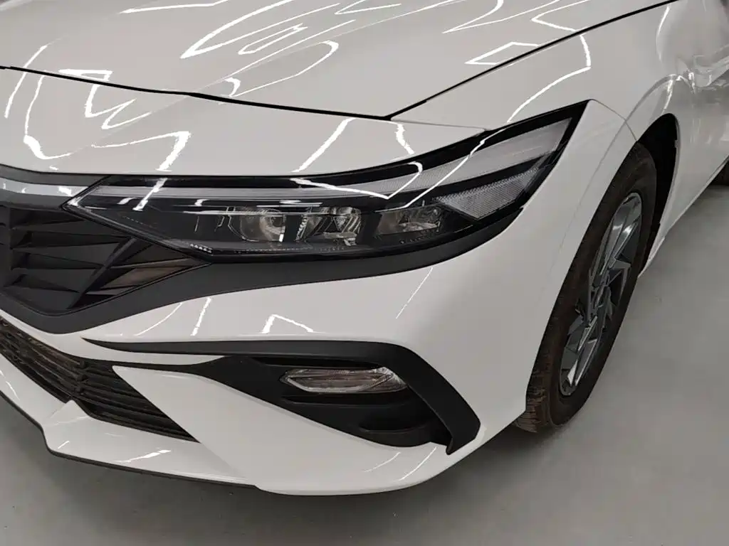 Hyundai Elantra — миниатюра 24