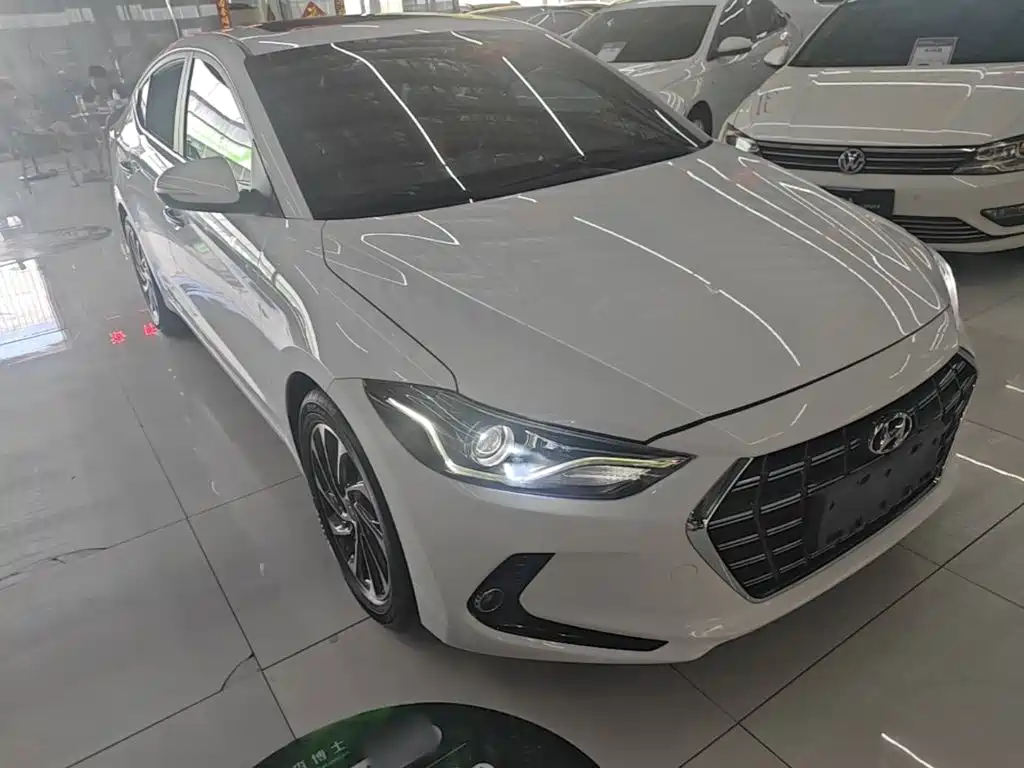 Hyundai Elantra — миниатюра 4