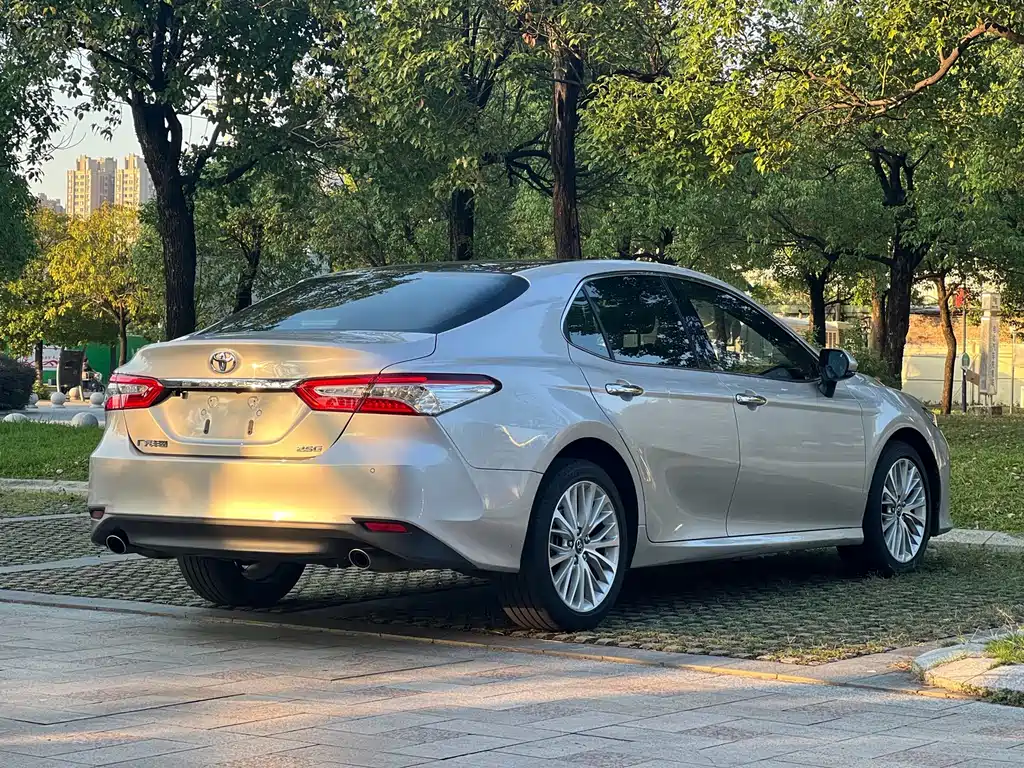 Toyota Camry — миниатюра 25