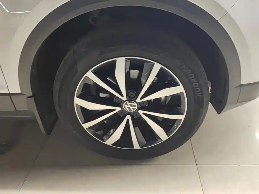 Volkswagen T-Roc — миниатюра 6