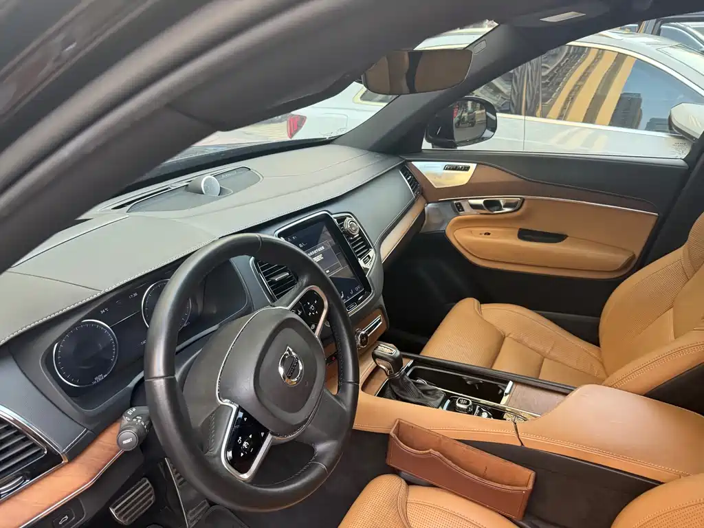 Volvo XC90 — миниатюра 4