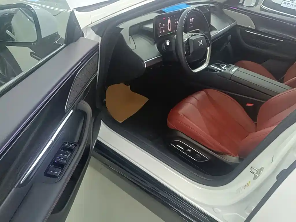 XPeng P7 — миниатюра 16