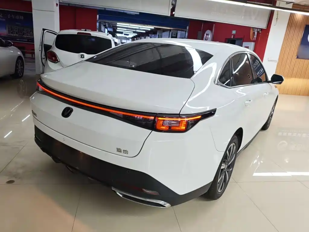 Changan Eado — миниатюра 7