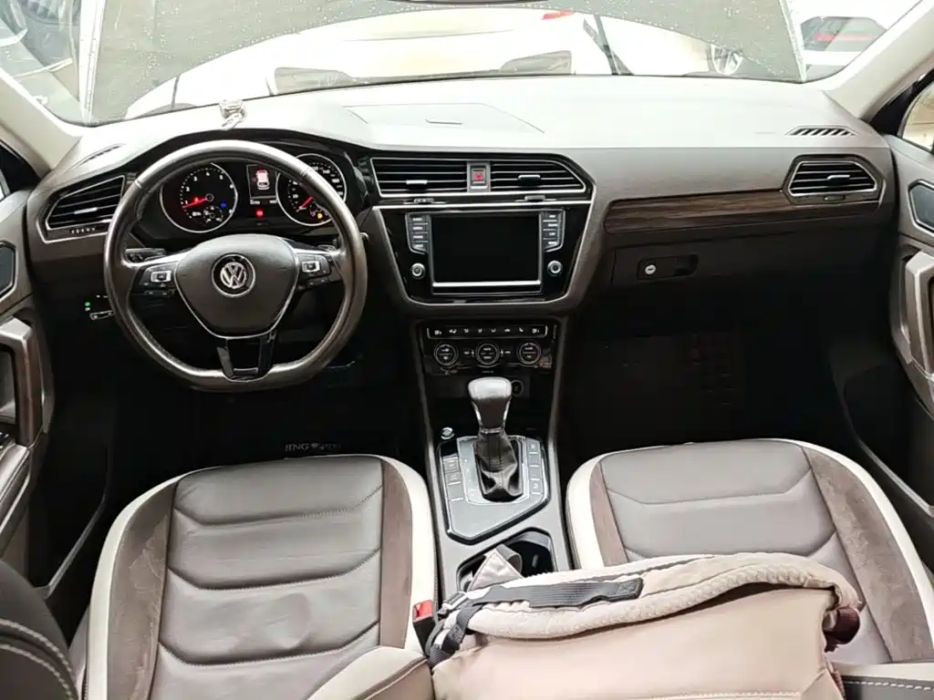 Volkswagen Tiguan L — миниатюра 10
