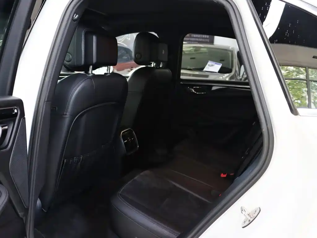 Porsche Macan — миниатюра 5