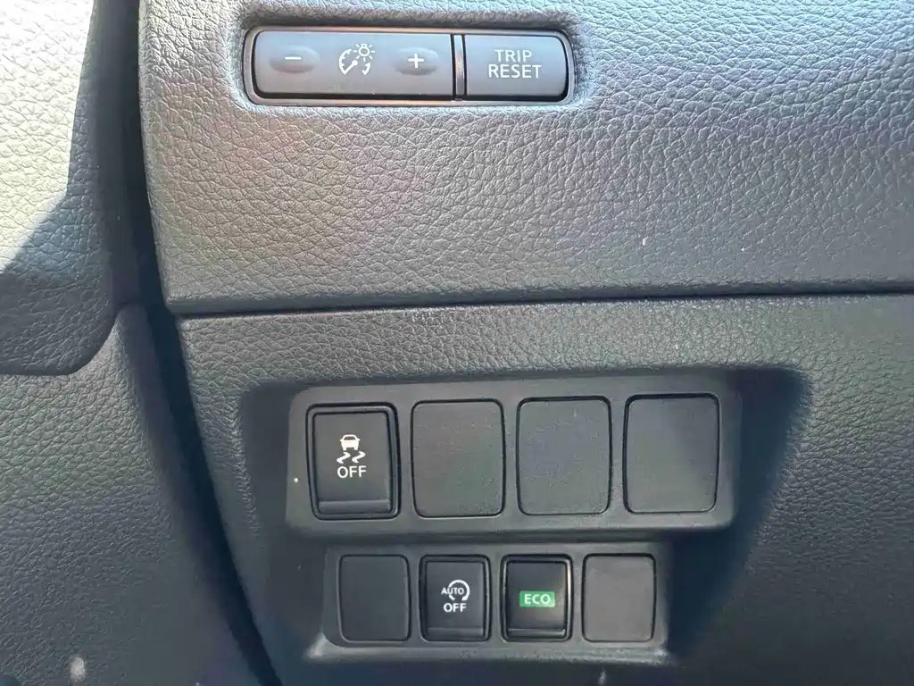 Nissan Qashqai — миниатюра 11