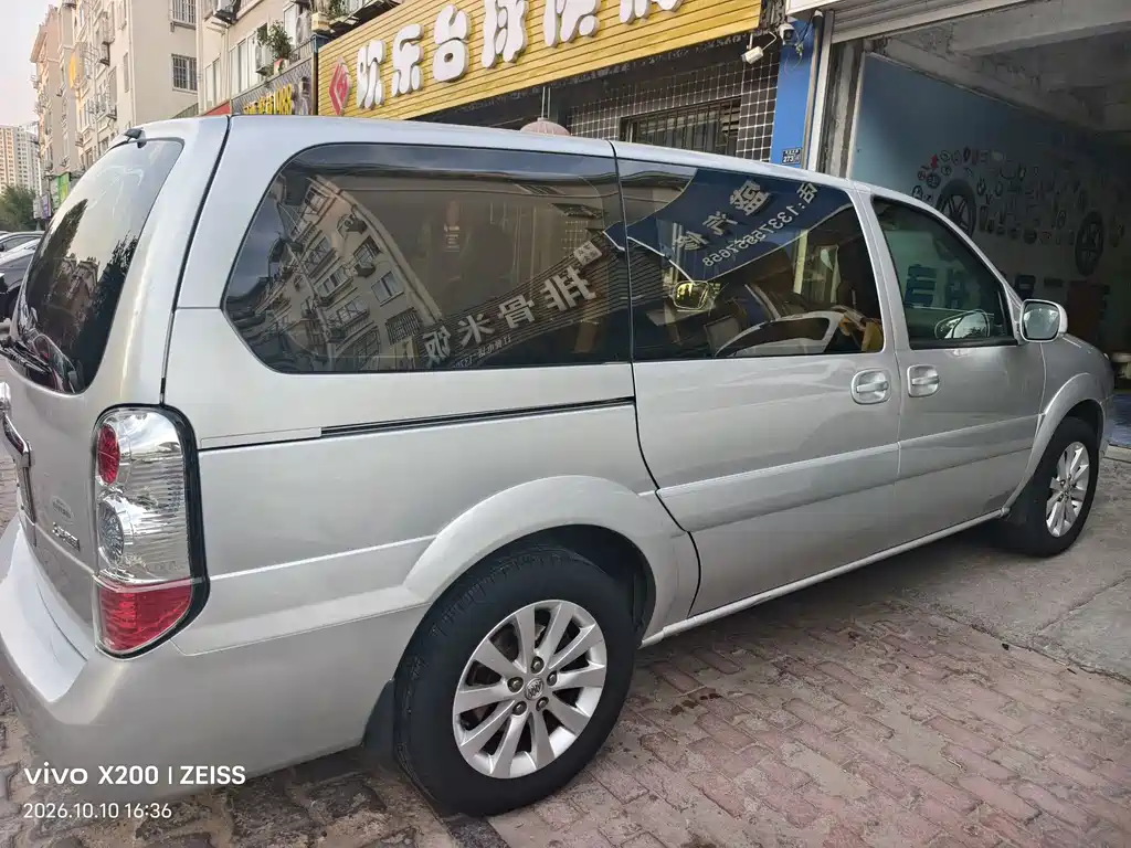 Buick GL8 — миниатюра 6