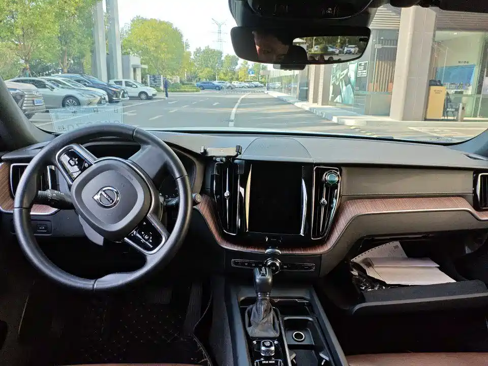 Volvo XC60 — миниатюра 5