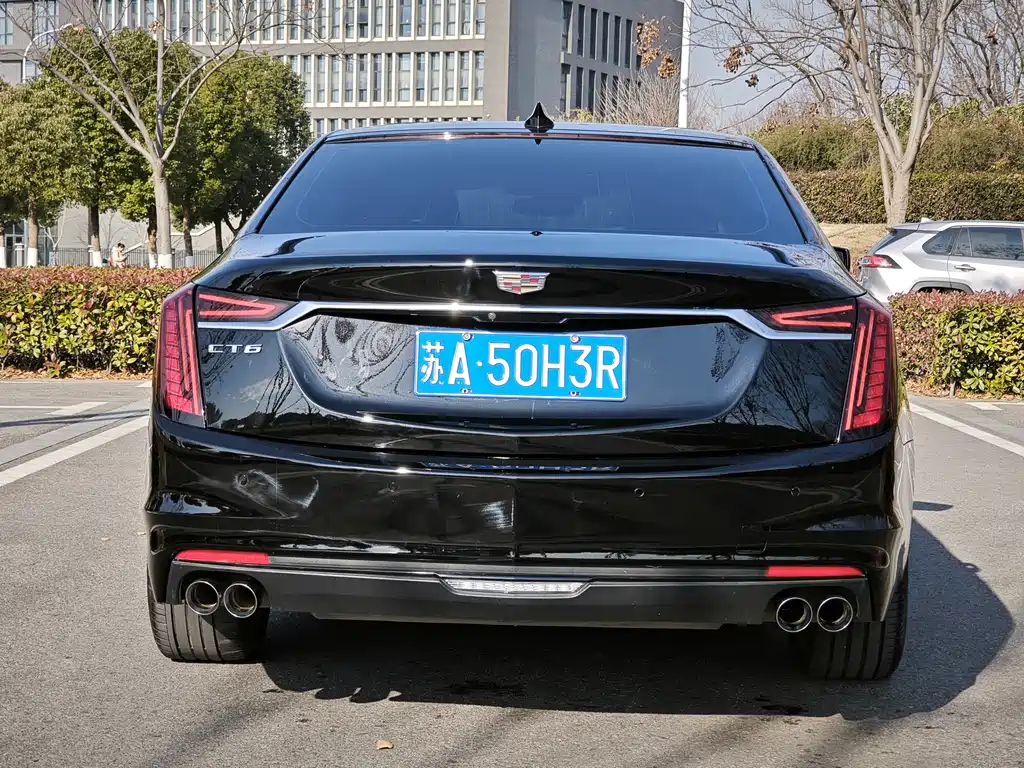 CADILLAC CT6