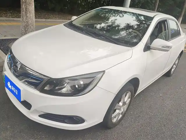 BYD  E5 2016