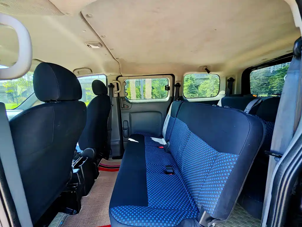 Nissan NV200 — миниатюра 7