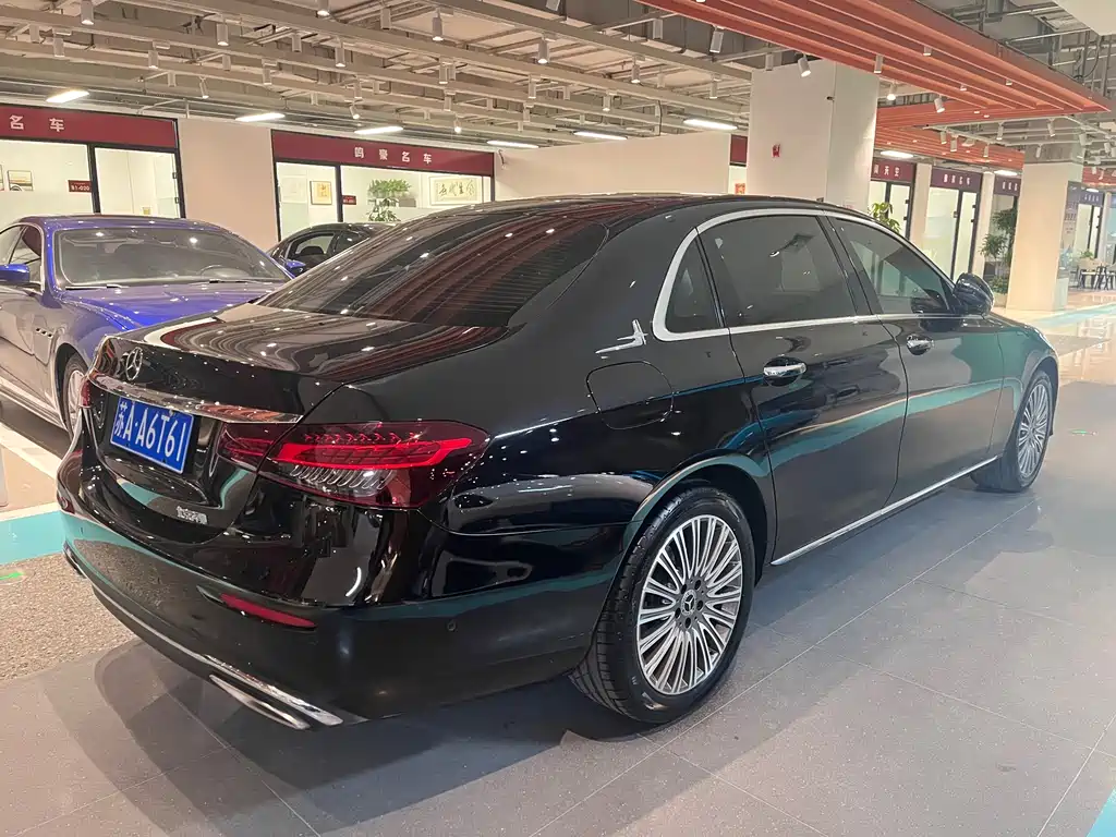 MERCEDES-BENZ E CLASS