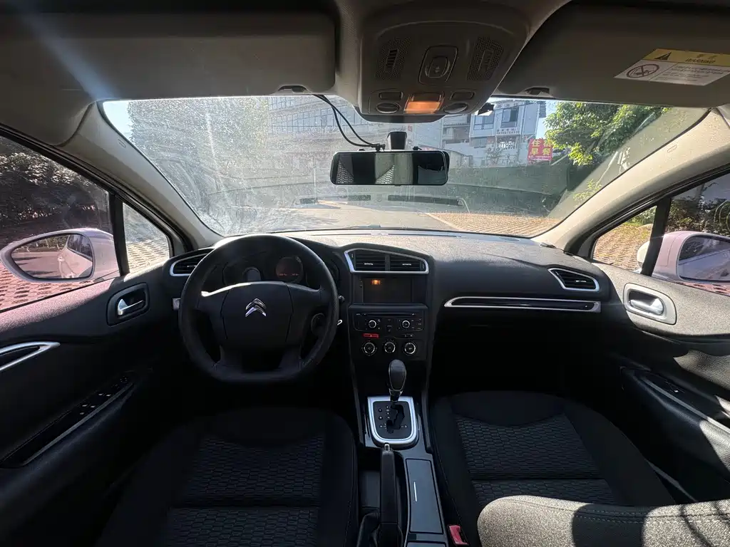 Citroen C4L — миниатюра 10