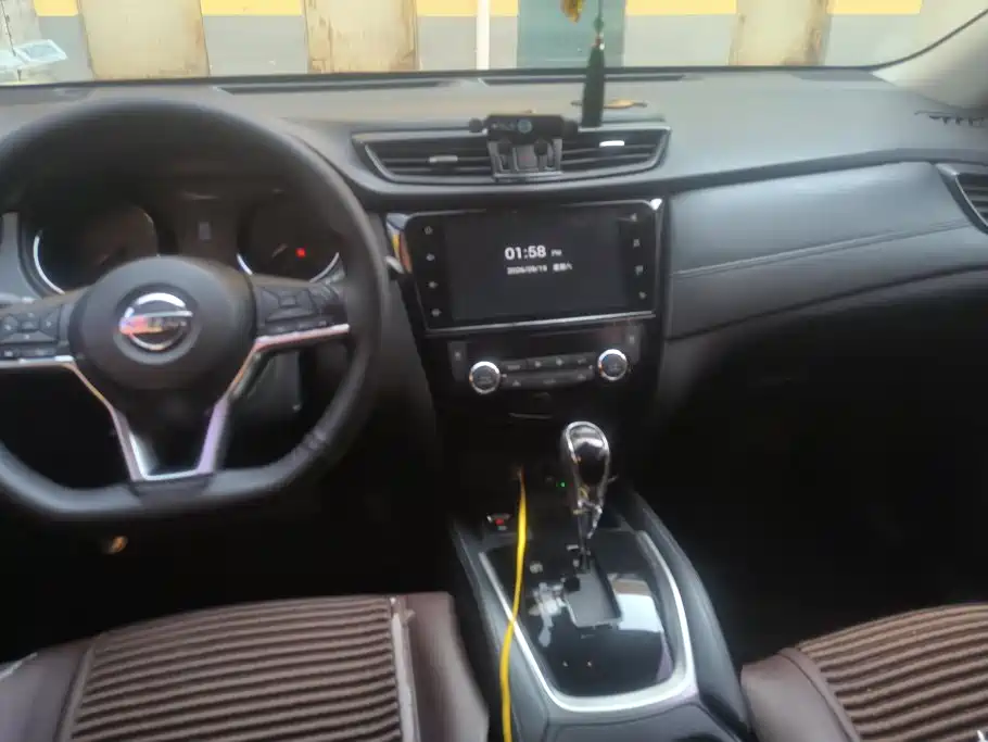 Nissan X-Trail — миниатюра 12