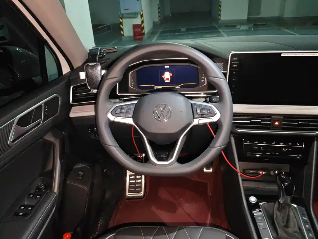 Volkswagen Tiguan L — миниатюра 3