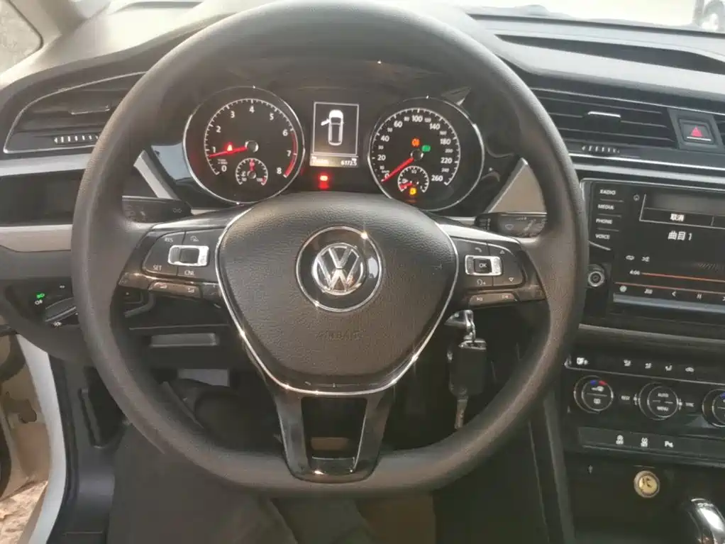Volkswagen Touran — миниатюра 11