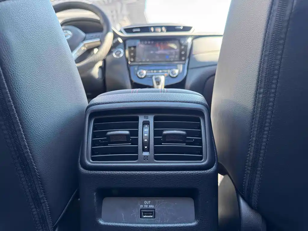Nissan Qashqai — миниатюра 18