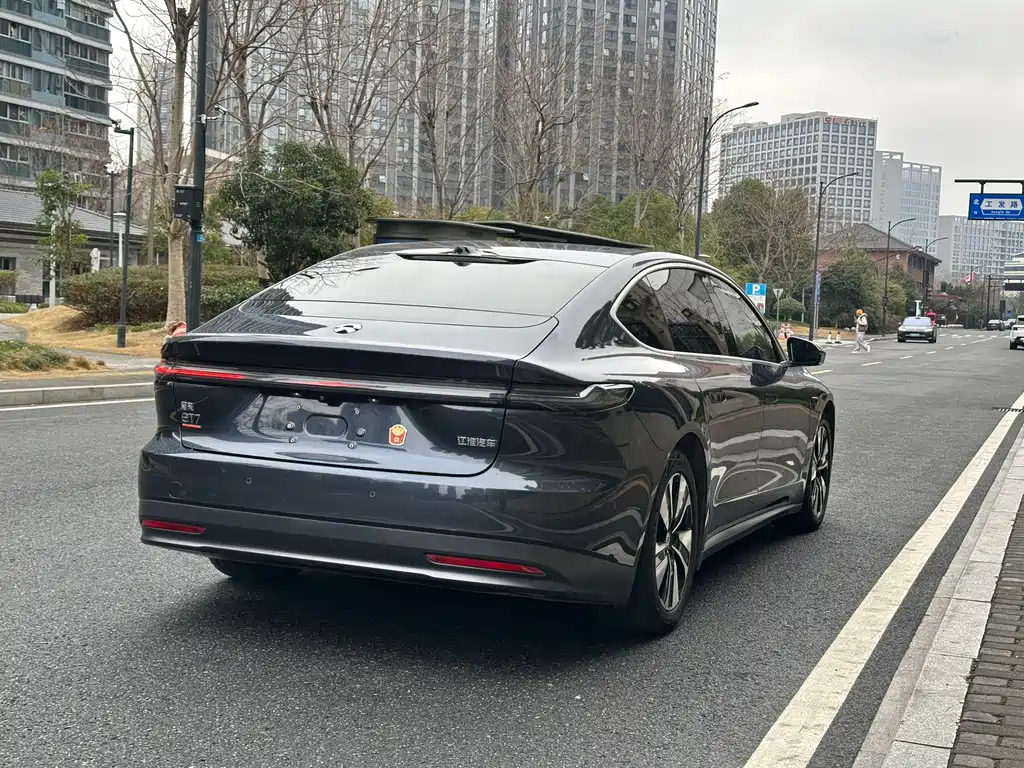 NIO NIO ET7