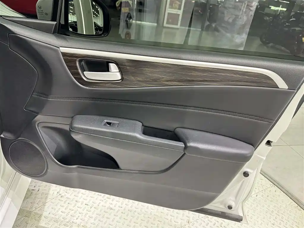 Honda Jade — миниатюра 27