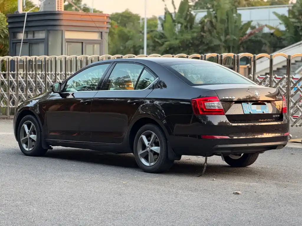 Skoda Octavia — миниатюра 9