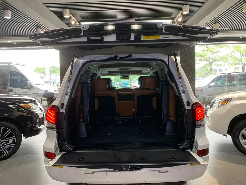 Lexus LX 2013 570