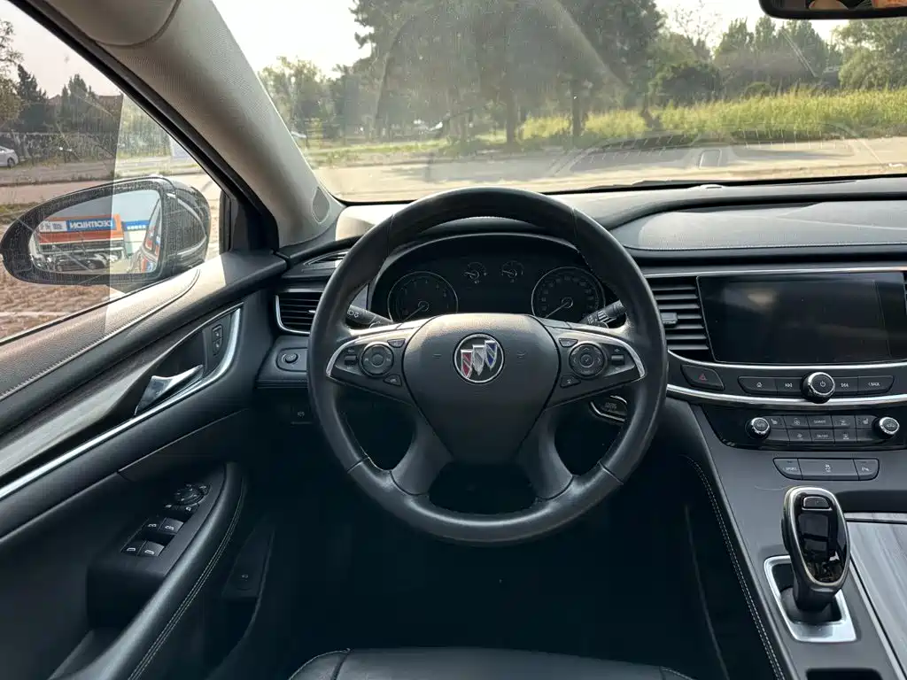 Buick LaCrosse — миниатюра 21