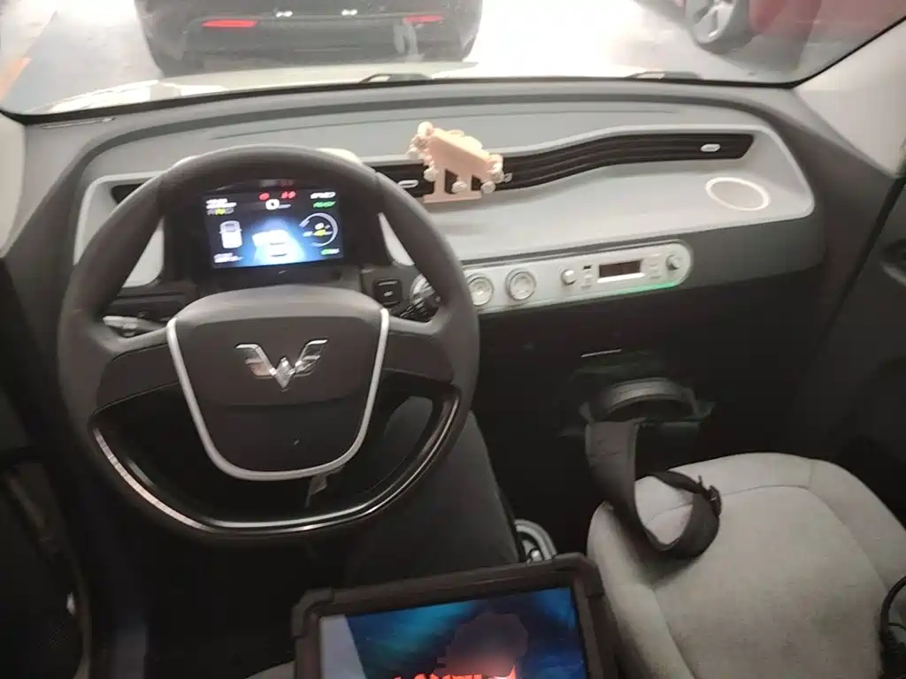Wuling MINIEV — миниатюра 10