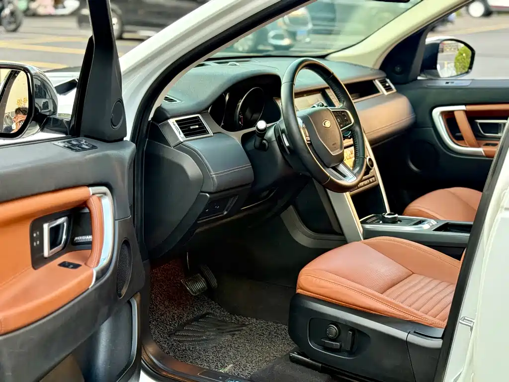 Land Rover Discovery Sport — миниатюра 8
