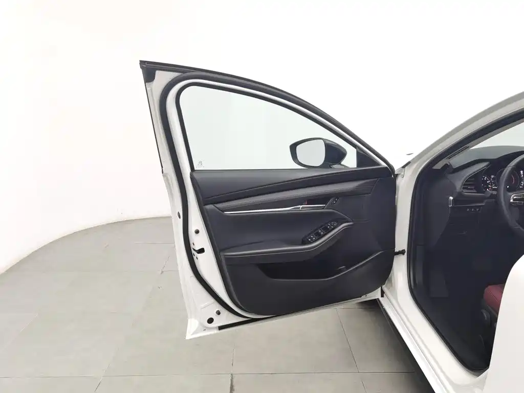 Mazda 3 Axela — миниатюра 8