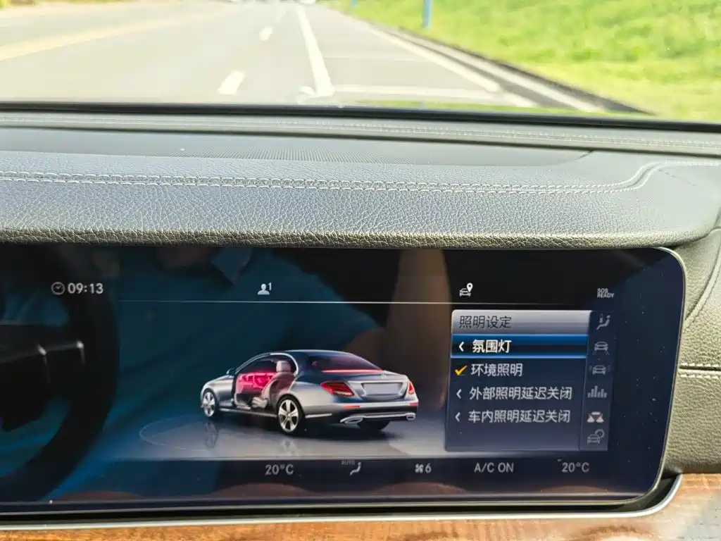 Mercedes-Benz E-Class — миниатюра 23
