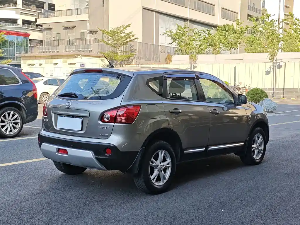 Nissan Qashqai — миниатюра 4