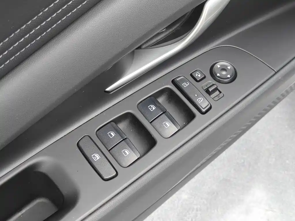 Hyundai Elantra — миниатюра 22