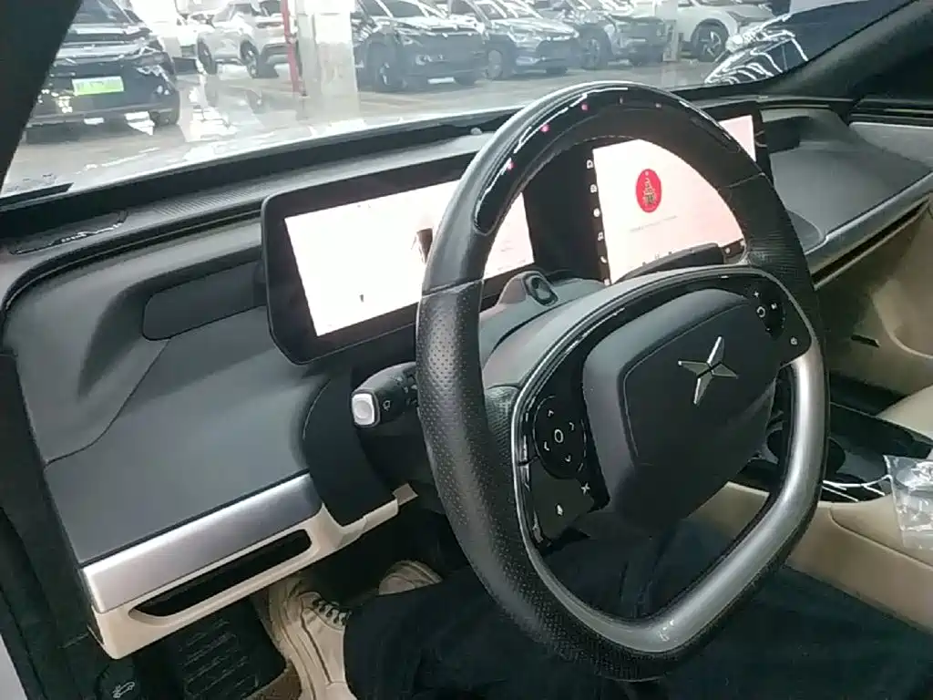XPeng P7 — миниатюра 10