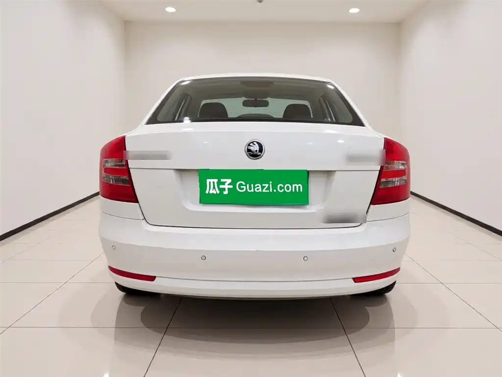 Skoda Octavia 2015 1.6L AT