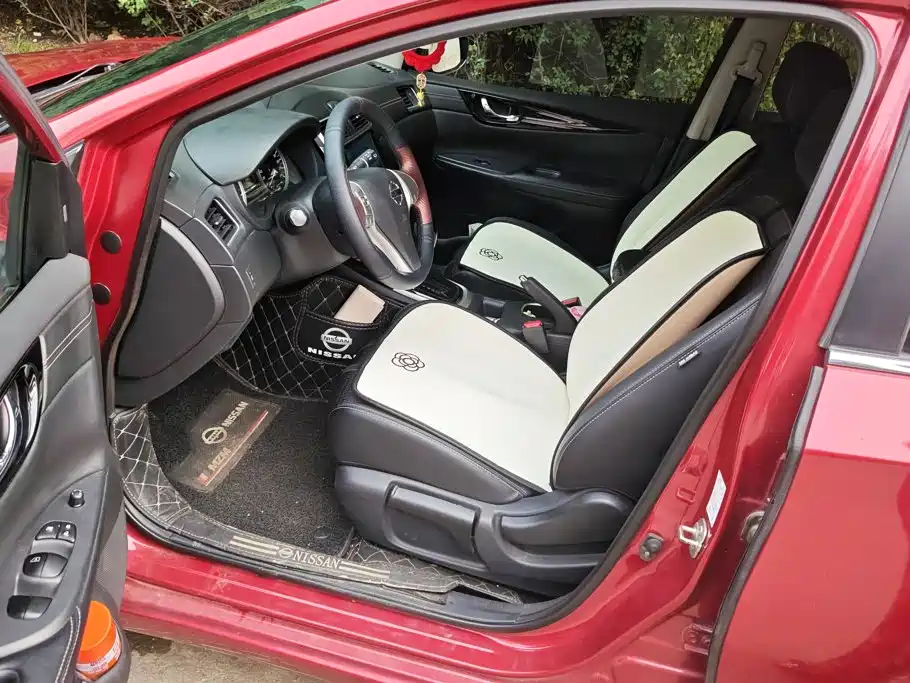 Nissan Tiida — миниатюра 9