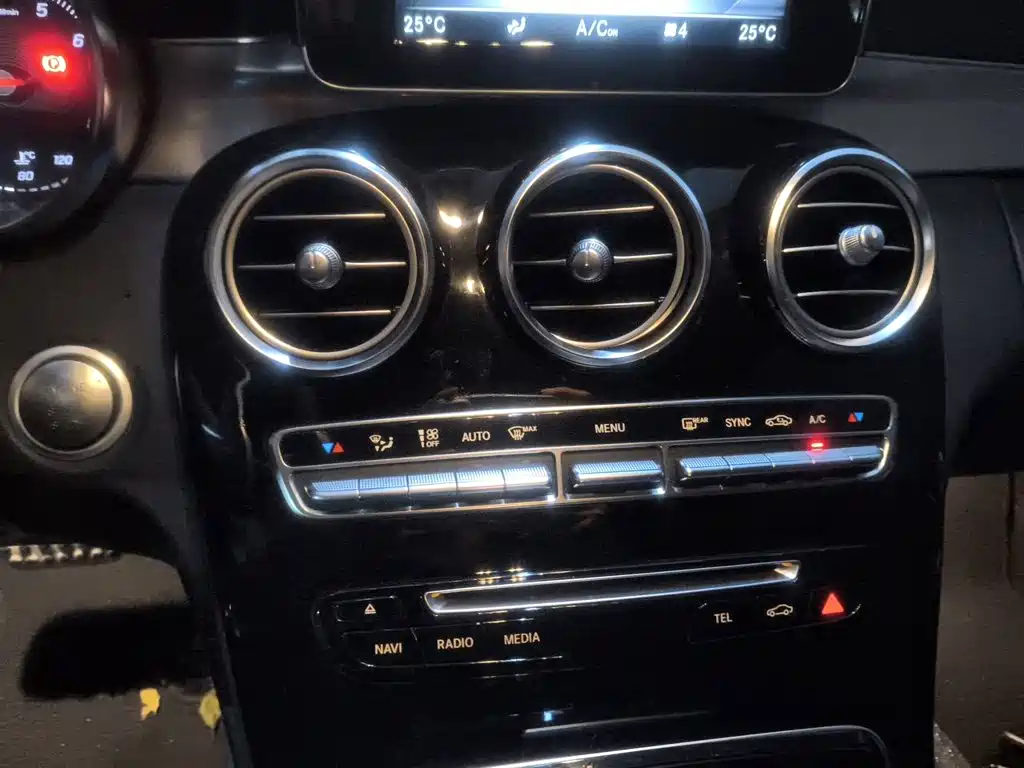 Mercedes-Benz C-Class (Import) — миниатюра 14