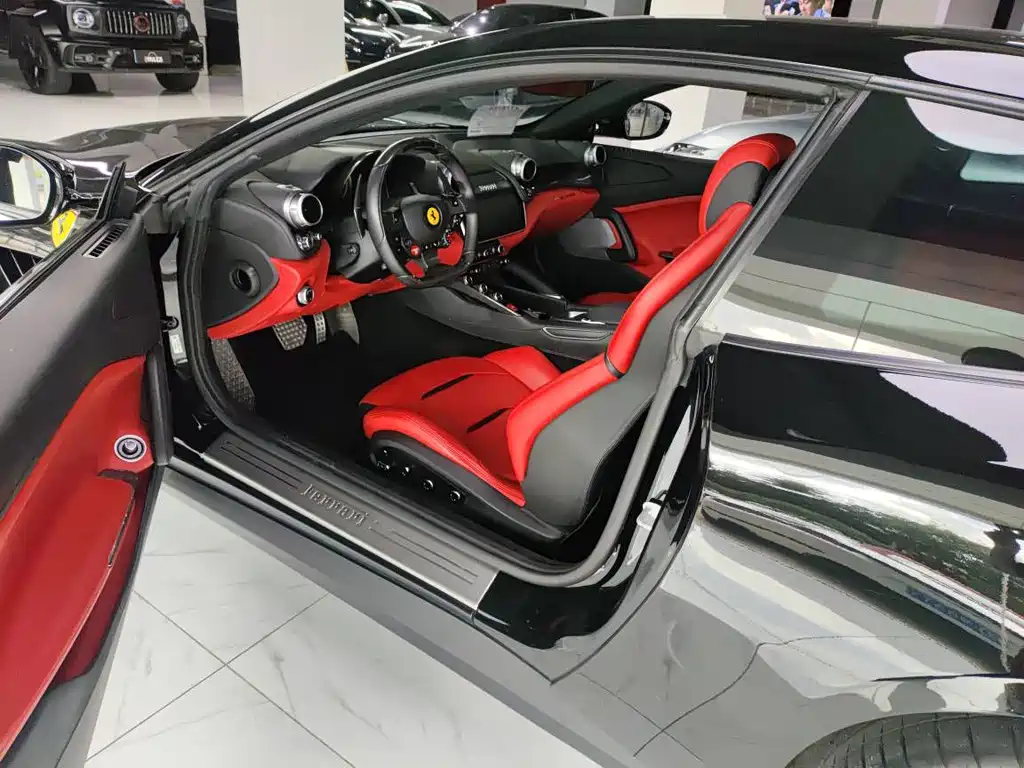 Ferrari GTC4Lusso — миниатюра 2