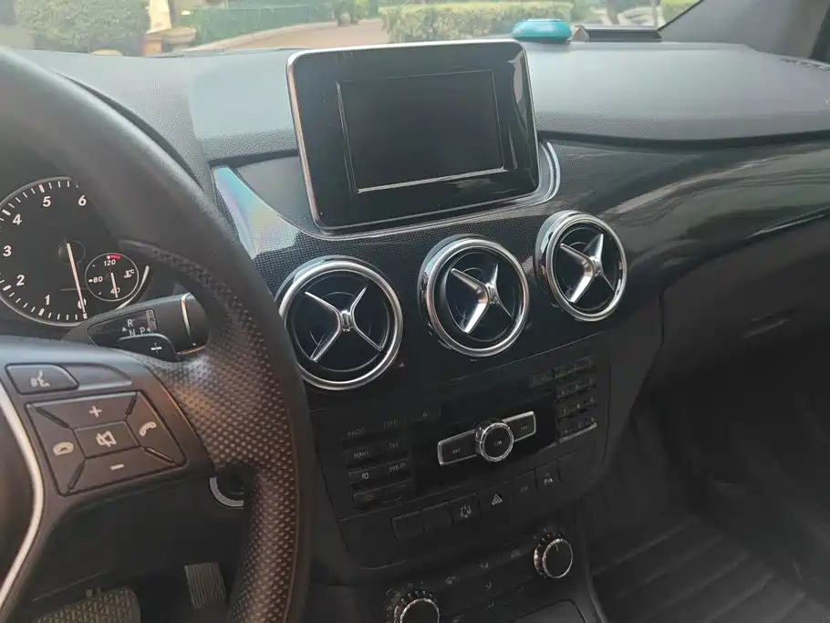 Mercedes-Benz B-Class — миниатюра 13