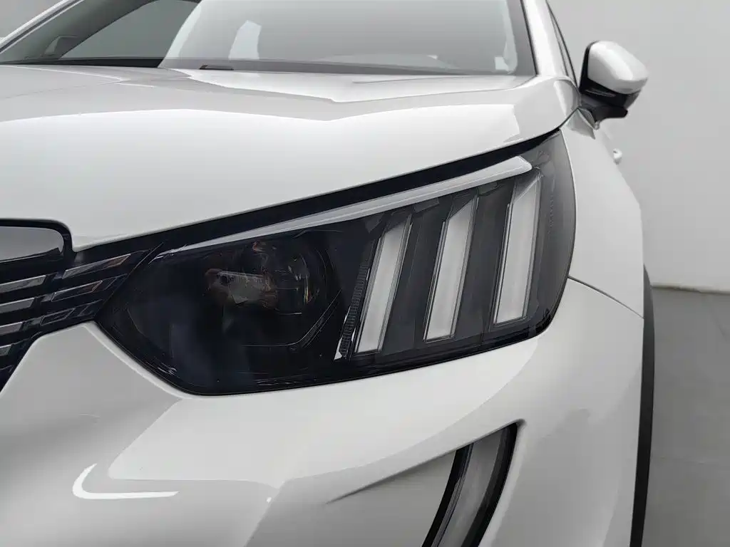 Peugeot 2008 — миниатюра 7
