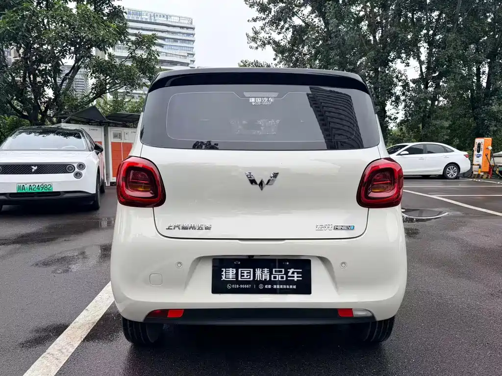 Wuling MINIEV — миниатюра 6