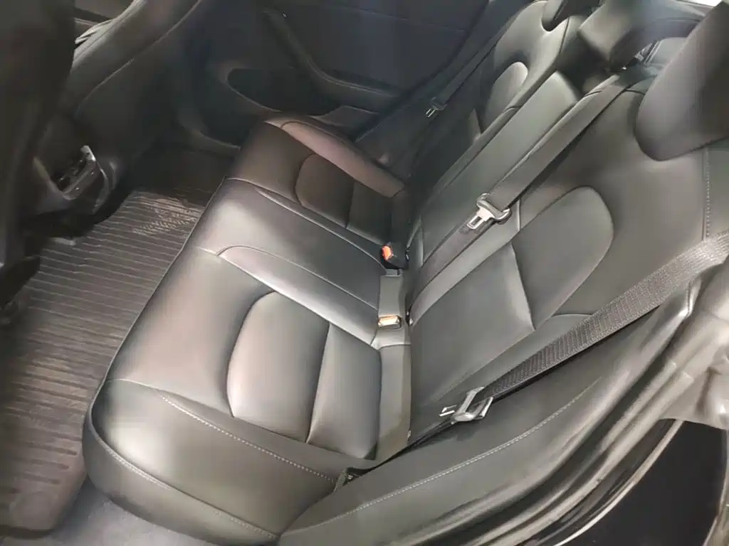 Tesla Model 3 — миниатюра 17
